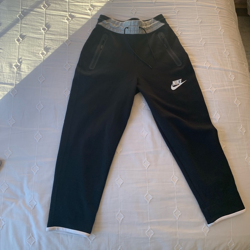 Nike Capri Straight Leg Swetpants